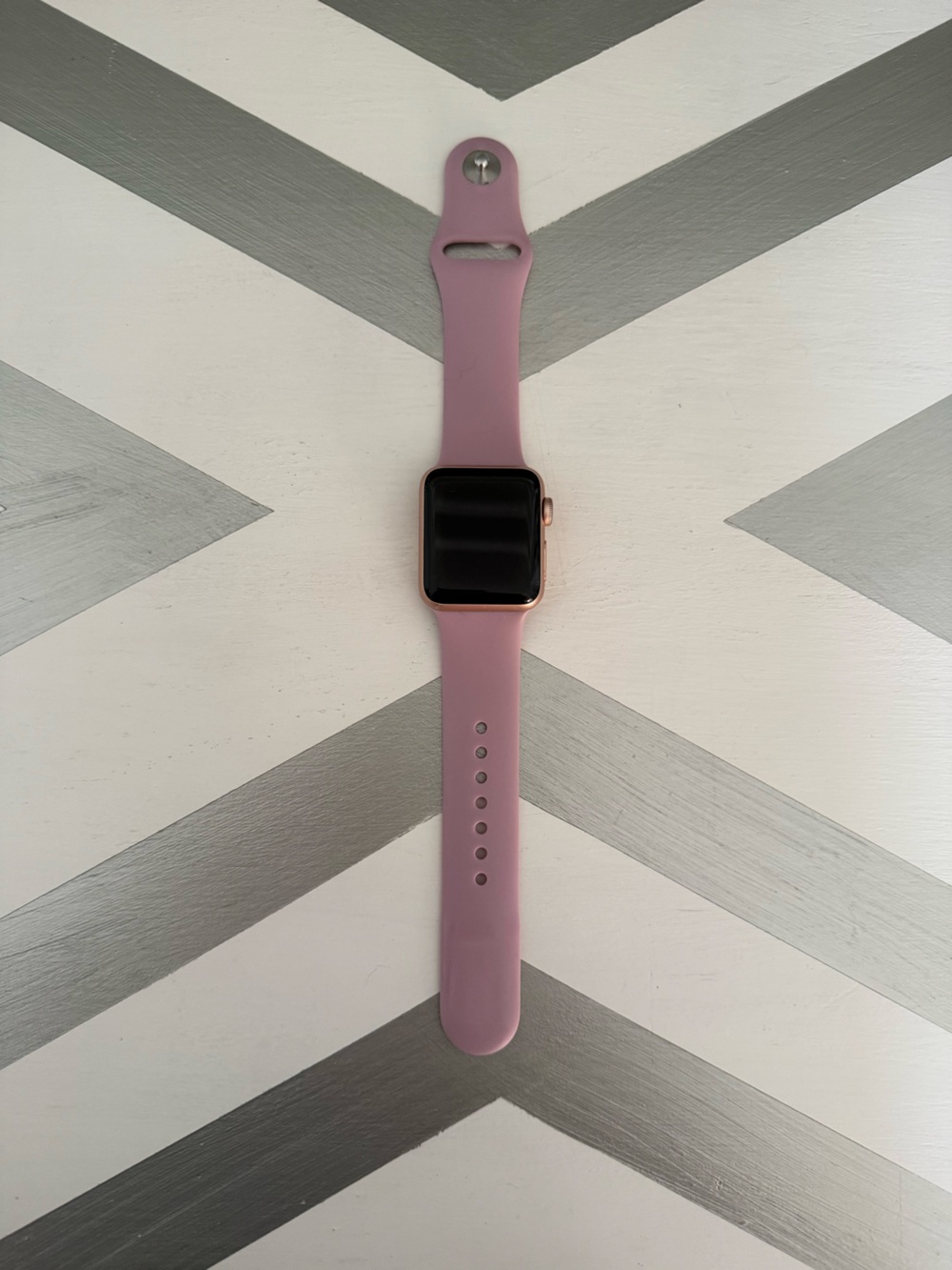 Apple Pink Silicone Smartwatch with Rose Gold Case